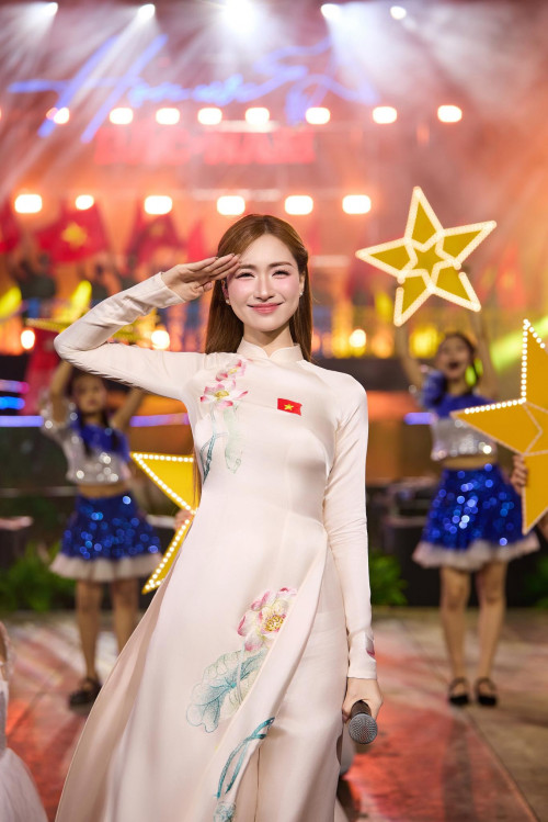 Hoà Minzy truyền cảm hứng