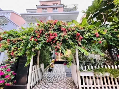 Căn biệt thự của Thân Thúy Hà