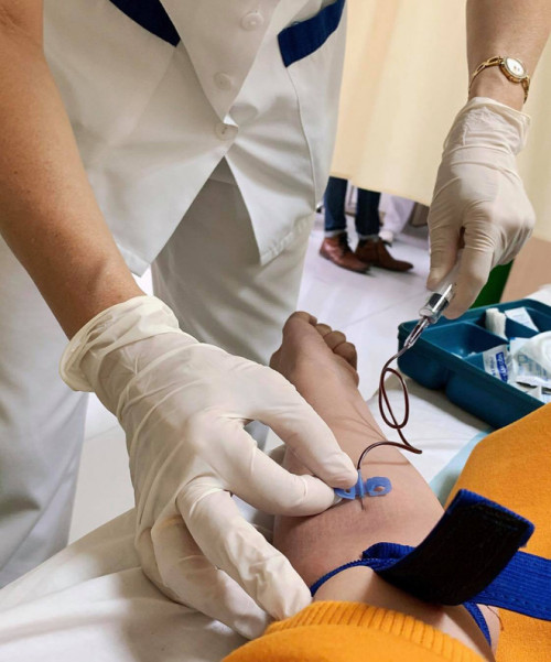 Nhập viện trước Tết của Mai Phương Thúy