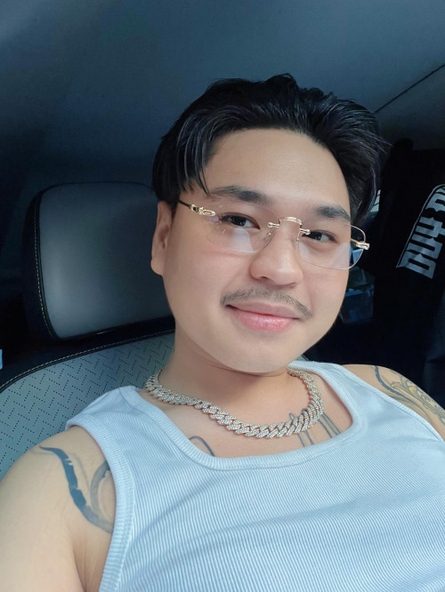 Nam ca sĩ Duy Phước