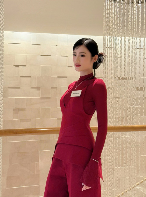 Ý Nhi tại Miss World