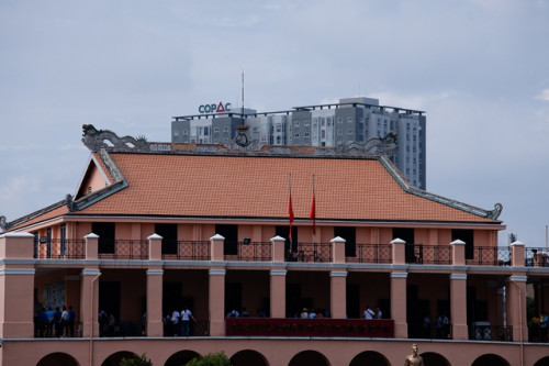 TP.HCM: Cách treo cờ rủ