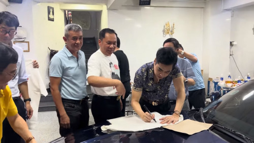 Ngọc Sơn mở tiệc trong biệt thự dát vàng 1000 tỷ.