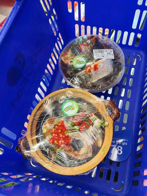 Cận cảnh nồi cá kho chỉ 40k gây sốt ở TPHCM.