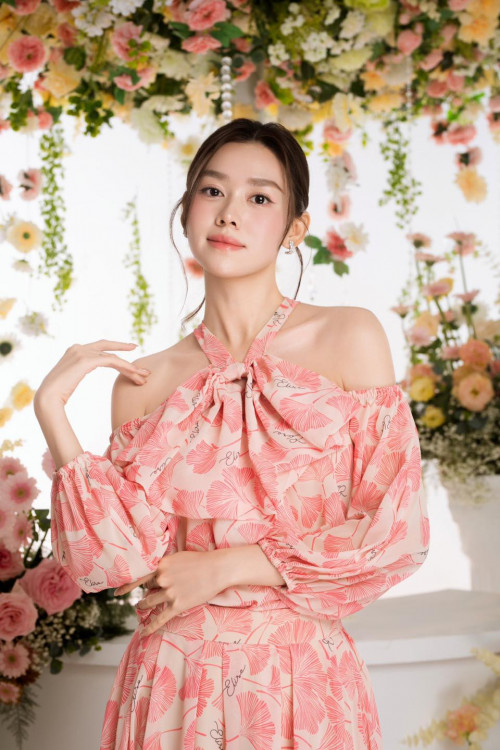 Tượng San với vóc dáng gọn gàng.
