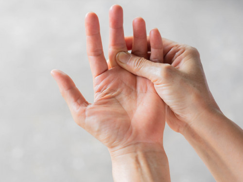 Dấu hiệu trên ngón tay