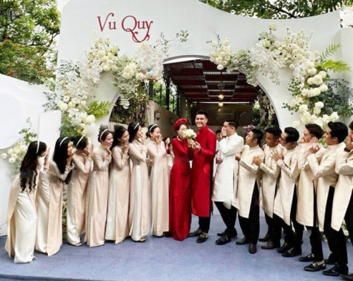 Đám cưới bí ẩn nhất Vbiz: Tổ chức linh đình nhưng không ai hay, dấu hiệu chỉ lộ diện qua ảnh