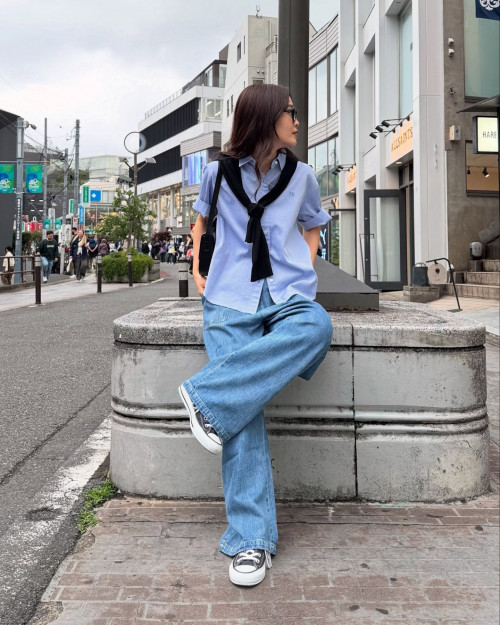 Giày sneaker