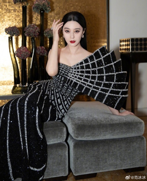 Trớ trêu cảnh em trai 2K của Phạm Băng Băng phải tham gia 1 khóa học đặc biệt sau vụ chị gái phạm trọng tội- Ảnh 3.