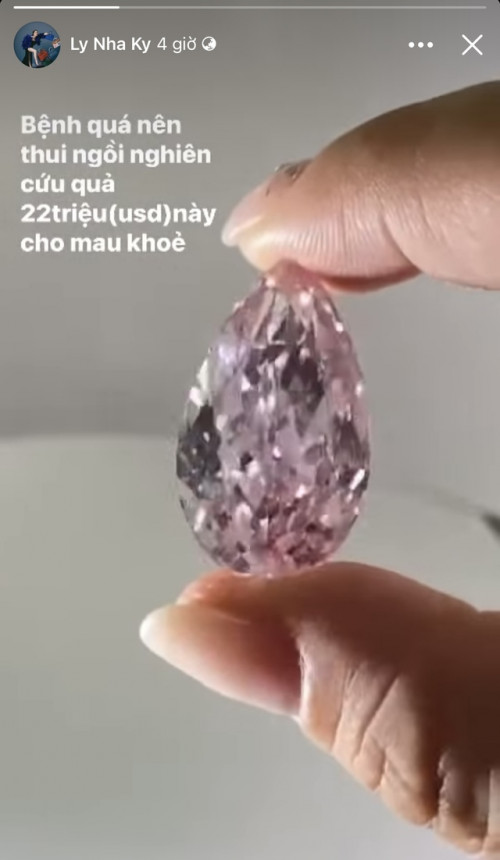 Lý Nhã Kỳ chia sẻ về bộ sưu tập kim cương của mình