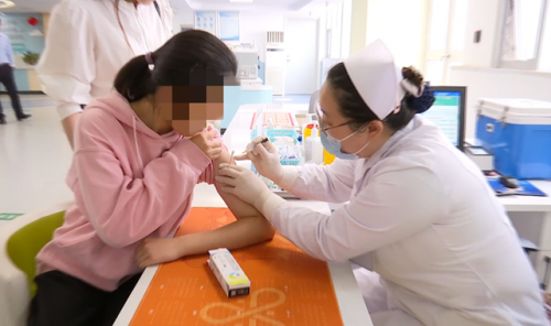 Nữ giới có nên tiêm vaccine HPV sau khi đã phát sinh quan hệ hay không?- Ảnh 1.