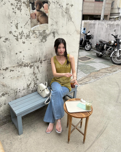 Cách diện màu sắc mùa hè