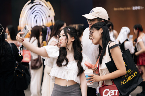 Phong cách thời trang độc đáo tại concert SOOBIN