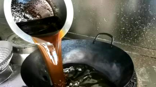 Dầu chiên đi chiên lại nhiều lần gây hại cho gan.