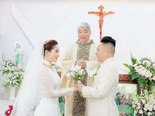 Nữ ca sĩ Vbiz