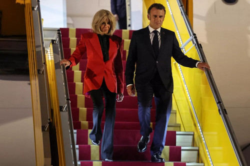 Phong cách sang trọng của Đệ nhất Phu nhân Pháp Brigitte Macron: 72 tuổi nhưng nhiều người muốn học theo