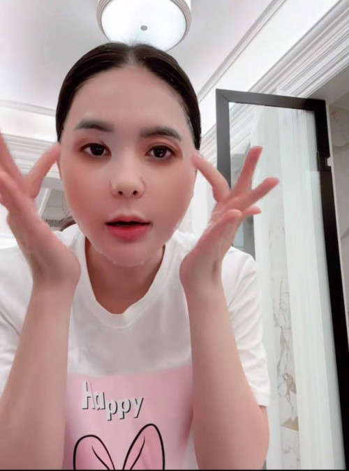 Quảng cáo mặt nạ