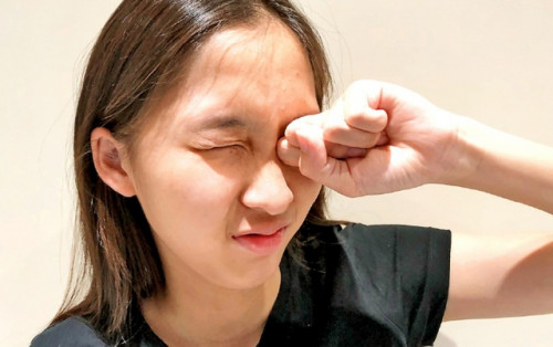 Tự kiểm tra mắt ngay! Nếu có một trong 4 đặc điểm này, chỉ số máu đã “ngập đường”.