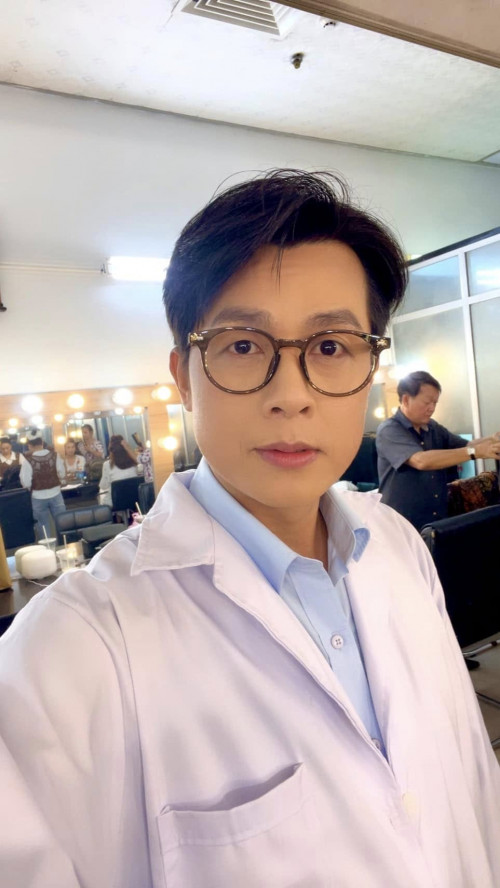 Nam nghệ sĩ Hòa Hiệp