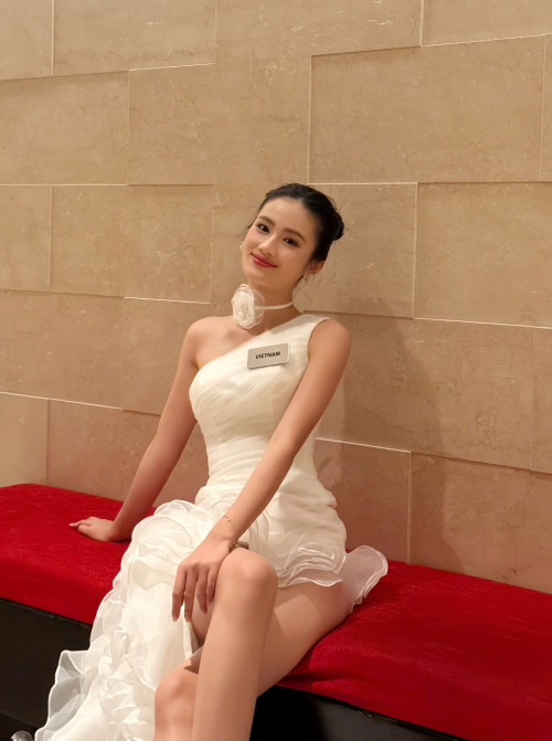 Cơ hội của Ý Nhi vào Top 40 vẫn còn, cộng đồng mạng vẫn dành nhiều kỳ vọng