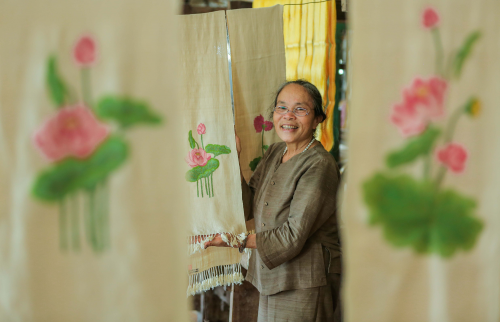 Nguồn gốc của lụa tơ sen