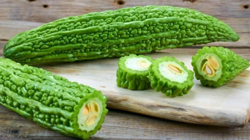 Lá mướp đắng - Ảnh 1.