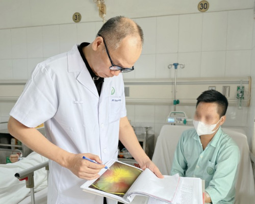 Người đàn ông tiêm filler xóa nhăn mặt hoàn toàn thệ lực vì tai biến- Ảnh 2.