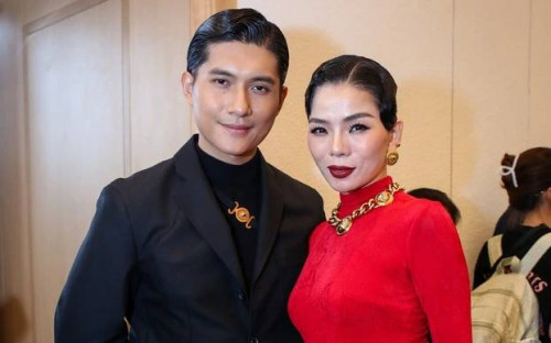 Nam diễn viên Việt quen quýt bên người phụ nữ hơn 11 tuổi, có 1 con riêng như thuở mới yêu.