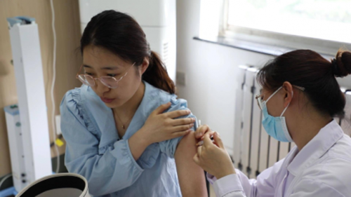 Vắc xin HPV có hiệu quả bảo vệ trong bao lâu, cần tiêm nhắc lại không?- Ảnh 2.