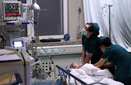 Người phụ nữ bị viêm màng não vì 1 thực phẩm nhà nào cũng có trong tủ lạnh- Ảnh 1.