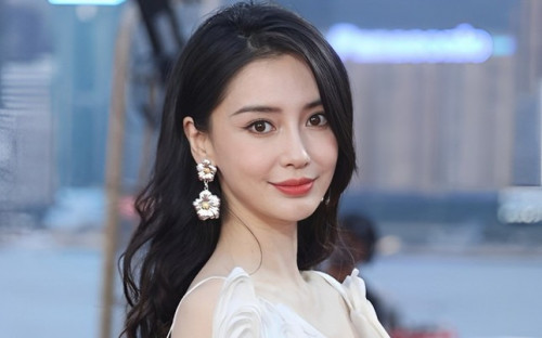 Angelababy bị quản lý to tiếng trên phố - Ảnh 2.