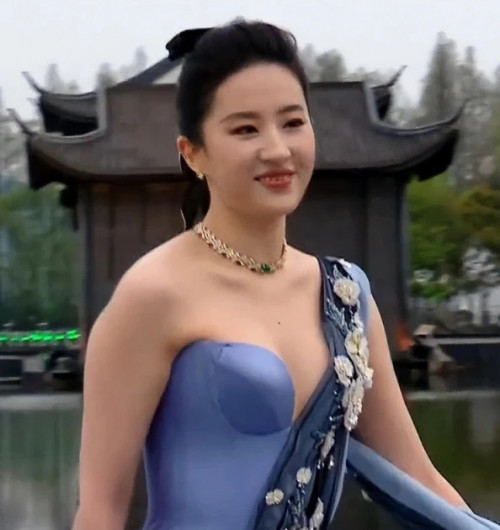 Lưu Diệc Phi với hình ảnh mới