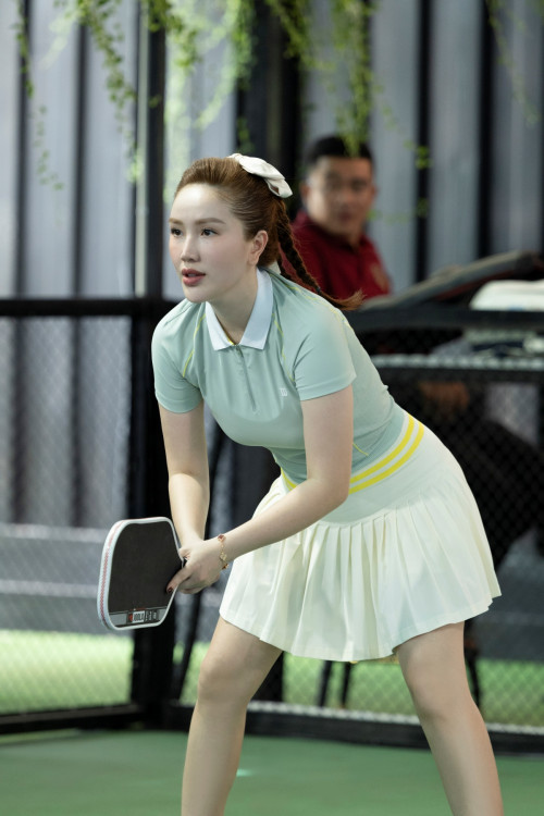 Bảo Thy trên sân pickleball