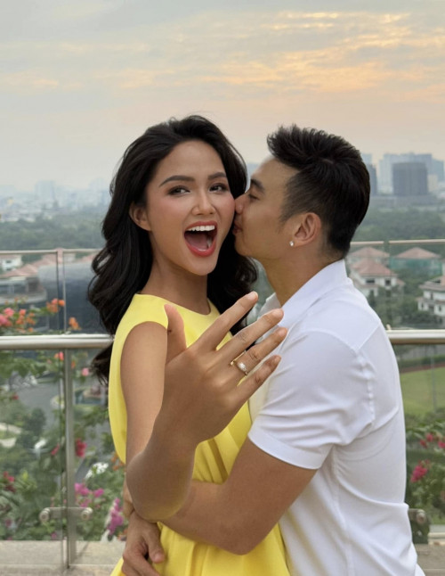 H'Hen Niê phản bác tin đồn