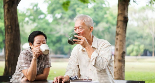 Khuyến cáo cho người trung niên và cao tuổi trong mùa dịch
