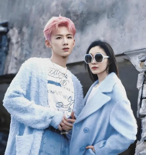 Cặp chịch em showbiz yêu lên lút đã 