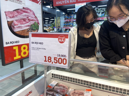Hình ảnh tại các siêu thị TP.HCM sau vụ C.P Việt Nam bán thịt heo bệnh