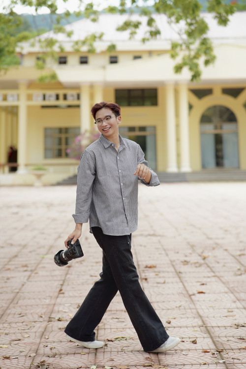 Chụp ảnh cá nhân cho học sinh
