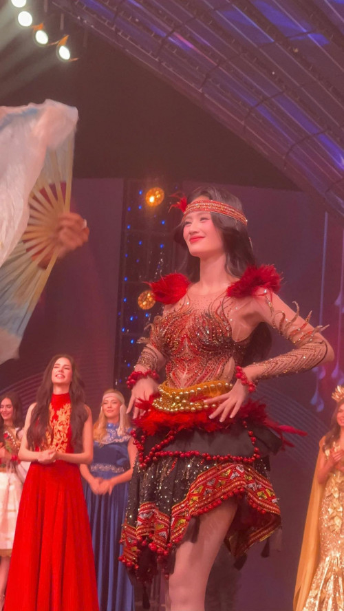 Hoa hậu Ý Nhi chia sẻ nóng sau khi dừng chân top 40 Miss World