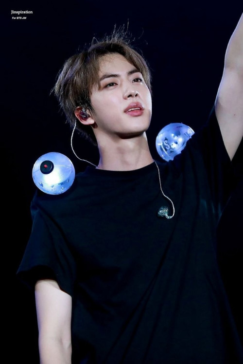 BTS đã cho ra mắt 3 bản lightstick.