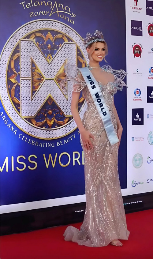 Nữ hoàng Elsa trên sân khấu Miss World