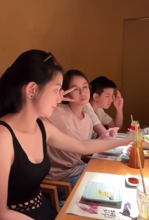 Cậu bé Anh Khôi học tập tốt