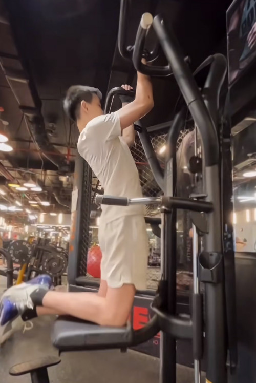 Cậu bé Anh Khôi đang thu hút sự chú ý