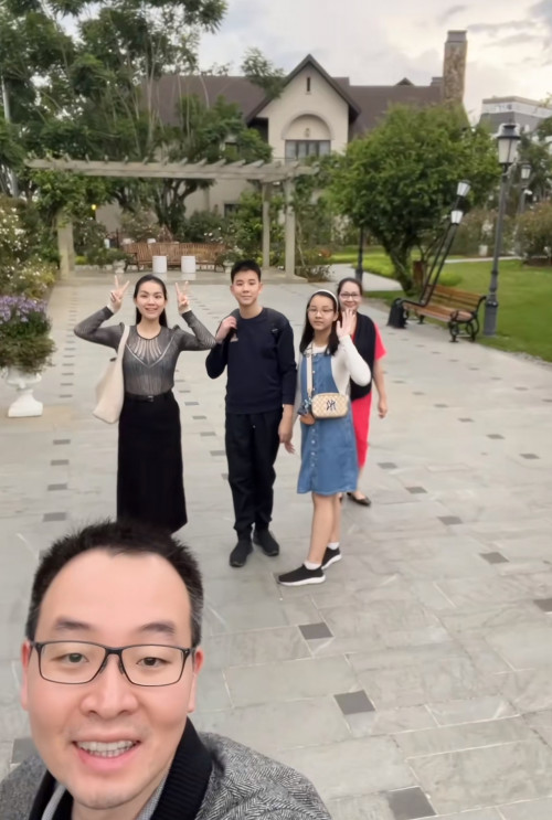 Cậu bé Anh Khôi học tập tốt