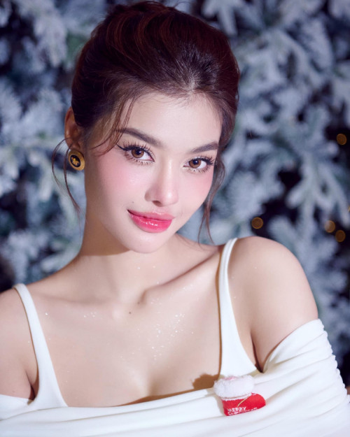 Á hậu Kiều Loan