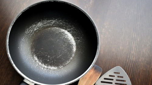 Nồi chảo chống dính bị xước