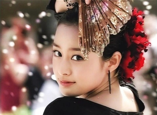 Kim Tae Hee khổ sở vì quá đẹp! - Ảnh 3.