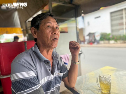 Ông Chu Văn Hùng – người dân địa phương bày tỏ lo ngại về chất lượng thịt heo.