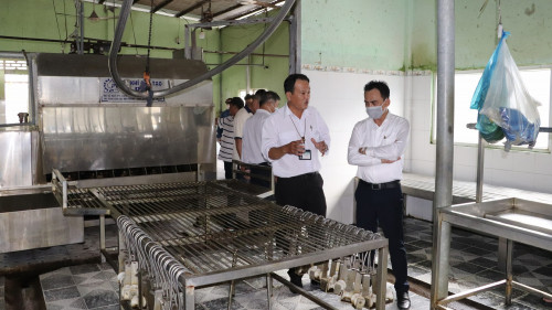 Đoàn liên ngành kiểm tra lò mổ Dũng Nga