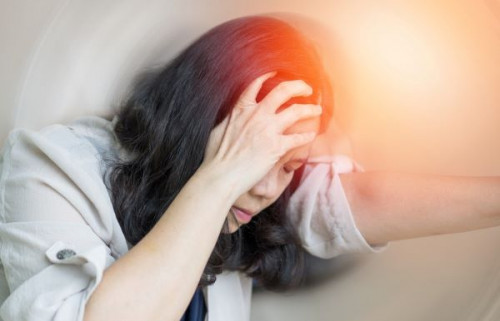 Dấu hiệu cần đến bệnh viện ngay khi say nắng, đột quỵ.